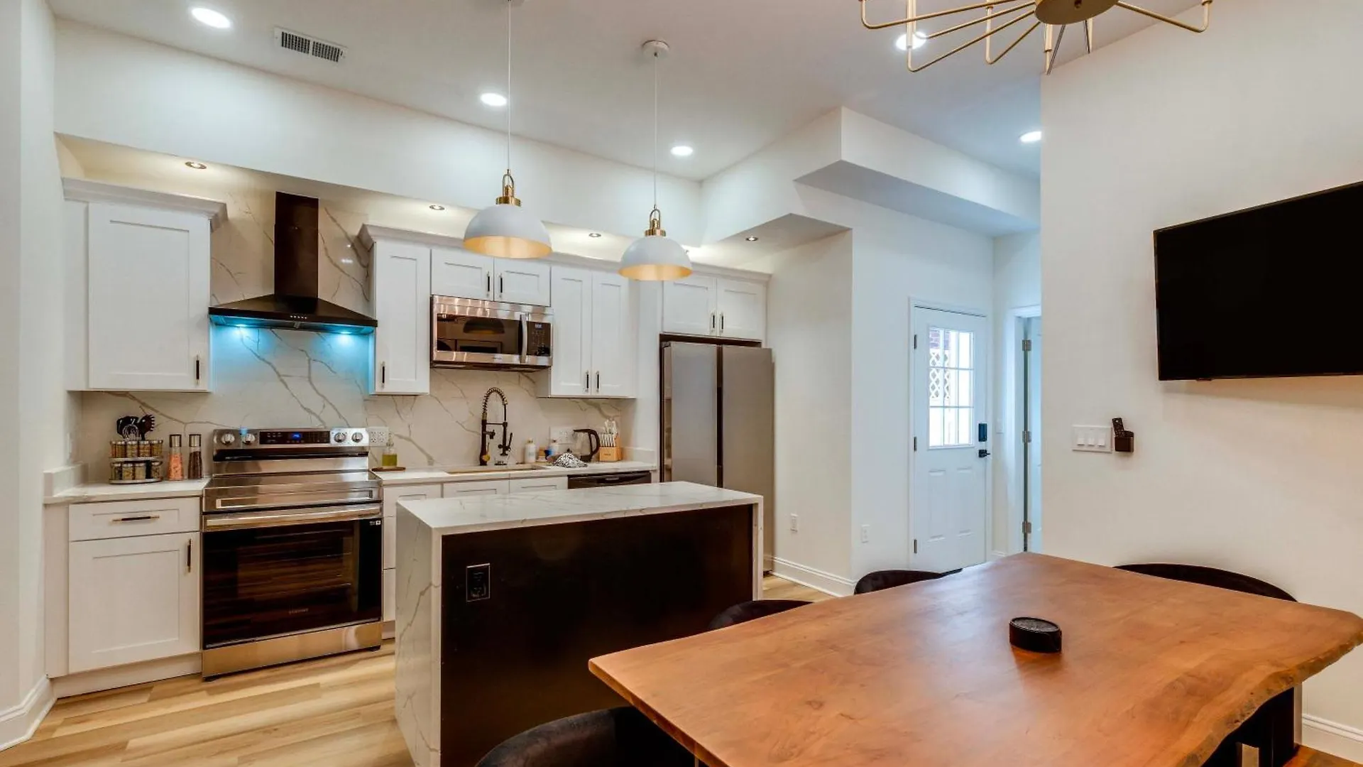 1 Mi To Dtwn Hot Tub Haven In Richmond! Villa United States